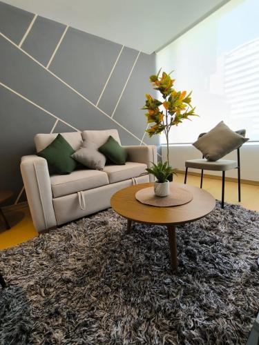 Three-Bedroom Apartment with View room in Coliving Ecuador Korea Residences Carolina Area best view CCI Quito