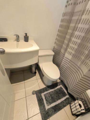 Three-Bedroom Apartment with View image 4