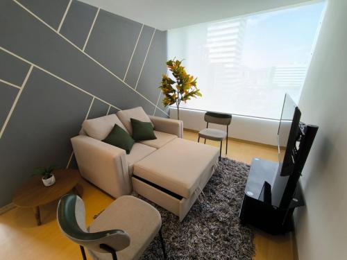 Three-Bedroom Apartment with View image 1