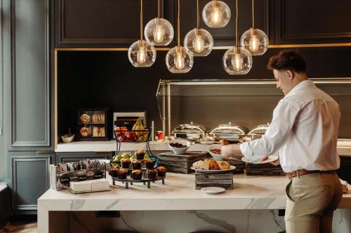 New Orleans Marriott Warehouse Arts District