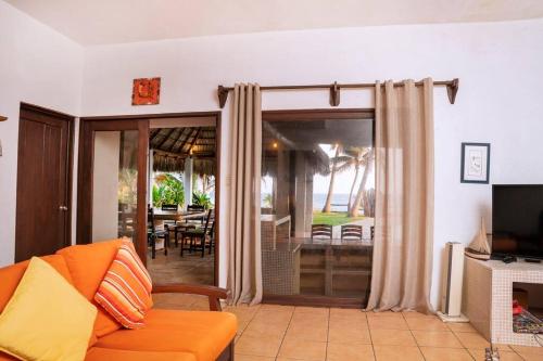 Villa Moca, casa en la playa, Monterrico in Monterrico