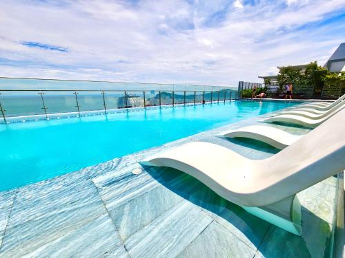 Oasis Suites - The Song, Infinity Pool & Gymt - 수영장