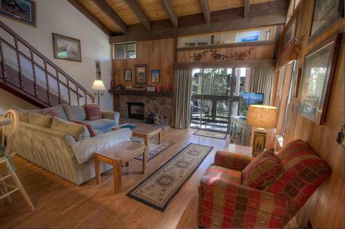Bear Lake Hideaway condo