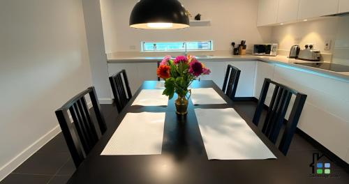 Apartment at Addenbrooke hospital and Bio Campus - Free Private parking in Trumpington