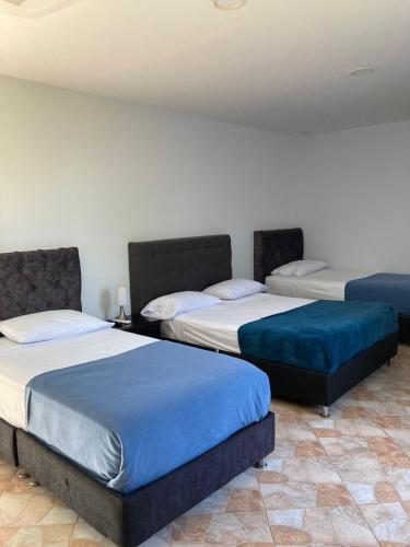 Triple Room with Balcony image 2