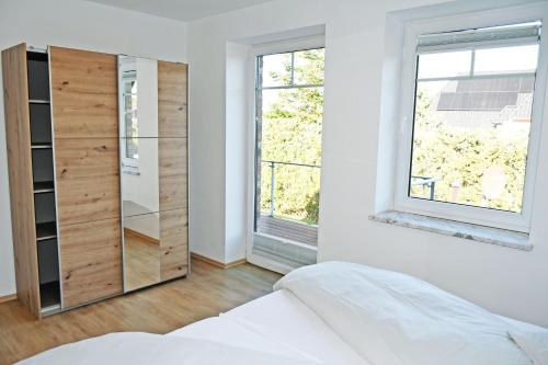 Three-Bedroom Apartment with Balcony image 10