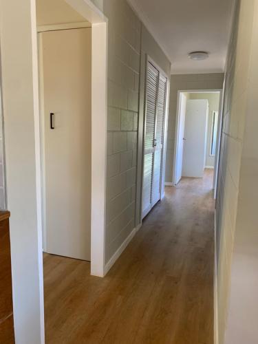 Central, Tidy and Private 3 Bedroom in Atherton