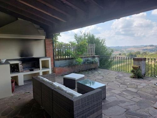 Ca' San Lorenzo - Villa panoramica con piscina - Vignale Monferrato in 維尼亞萊蒙費拉托