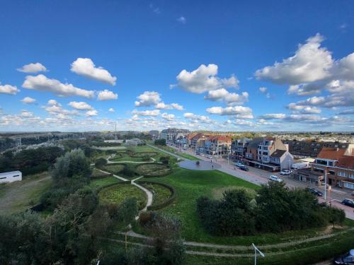 Studio with sea view and panoramic view in Bredene