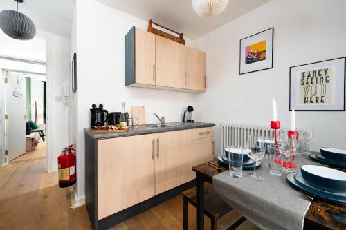 1 Bedroom Serviced Apartment, London Liverpool Street, Sleeps up to 4 4