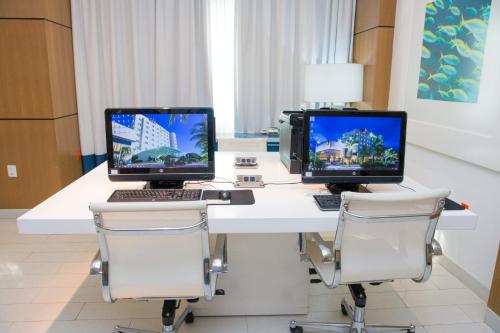 606169710 Holiday Inn Acapulco La Isla by IHG
