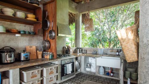 Kitchen, BAIA Nest Surf Villa Near the Beach - WiFi, Self-Serve Breakfast, Pet Friendly with a Fee in Bacon District