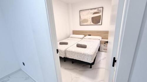 Three-Bedroom Apartment with Balcony image 5