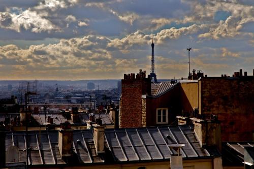 Plug inn Montmartre by Hiphophostels