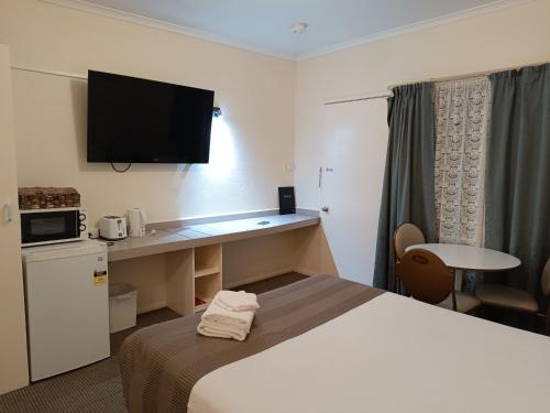 Lazy River Motor Inn