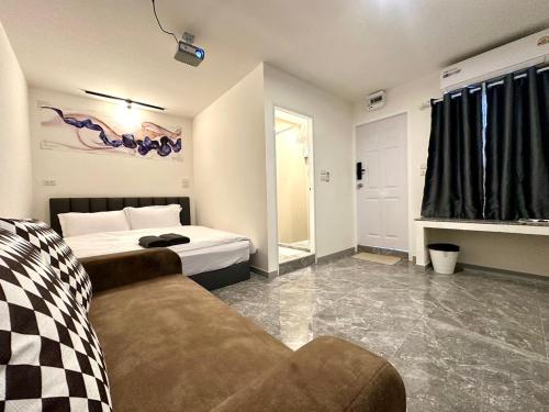 room detail thumbnail 0