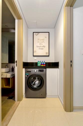 New Cozy 1BR in the Heart of the City - image 2
