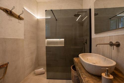 Fontarcella, Heart & Roots