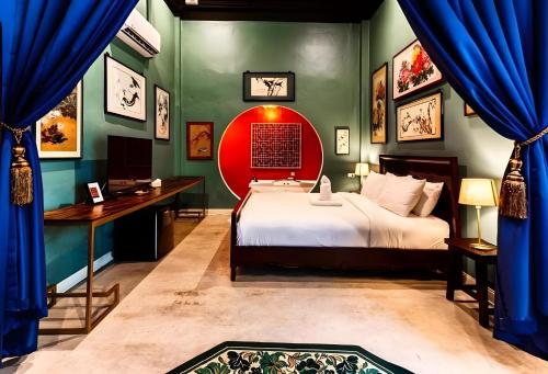 room detail thumbnail 1