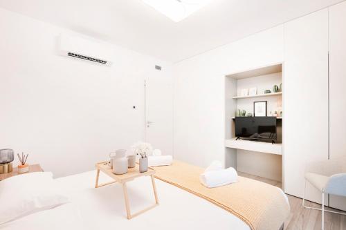 Easylife - Apartment with Terrace and Comfort, Milan (photo 9)