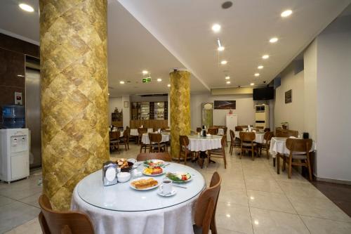 Hotel Simper - image 6