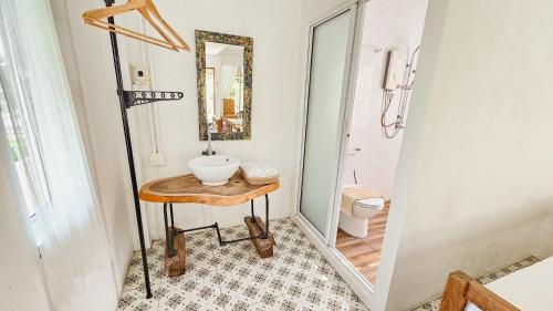 Bathroom, The Sun House อุทัยธานี in Uthai Thani