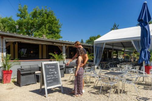 Restorāns, MOBILE-HOME AC CLIM prox Europapark et Rulantica in Friesenheim