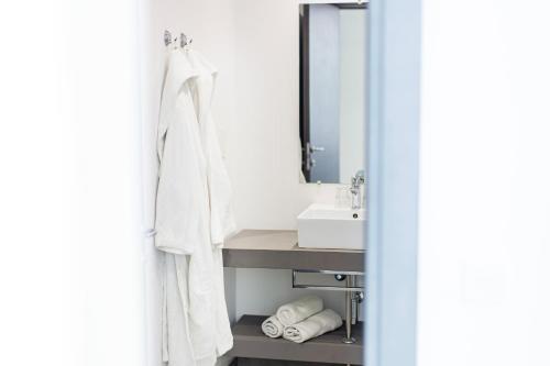 King Room with Sea View image 3