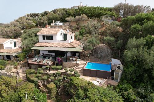 Villetta with heated pool and panoramic view 1