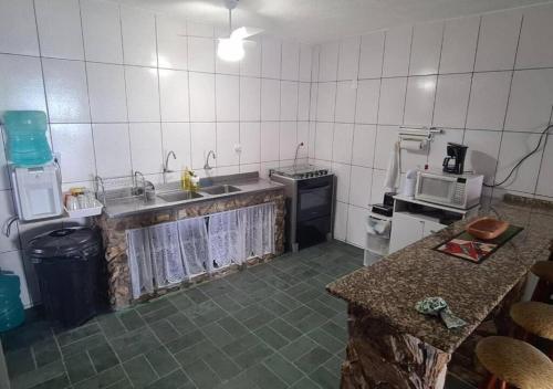 Casa de frente pra lagoa in Balneario das Conchas