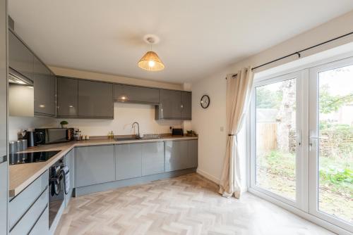 Spacious 5-Bedroom House in Nottingham in 諾丁漢市