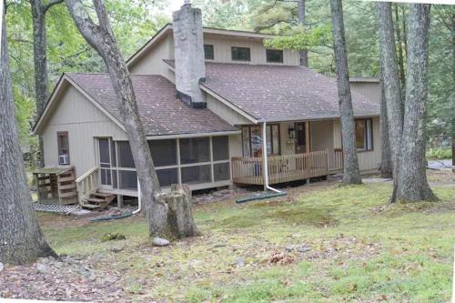 Racc00ns Retreat, Lake Harmony