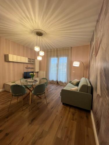 One-Bedroom Apartment with Balcony