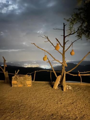 Balcony walk rest house Jabal shams in Al Ḩayl