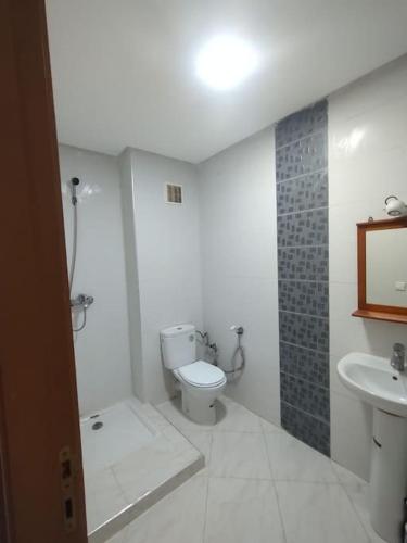 Appartement très propre lumineux en moyen standing a résidence klk darbouza, Casablanca (fotografie 7)