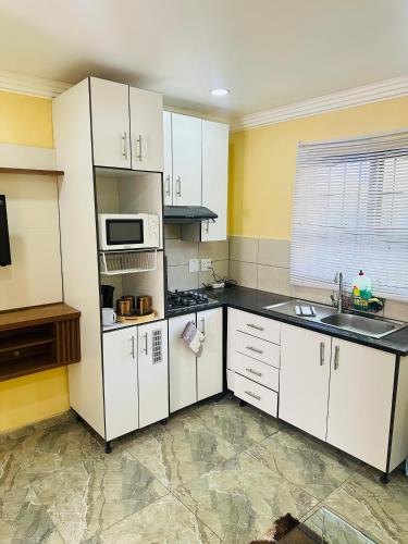 cuina, Sarahap Property in Alberton