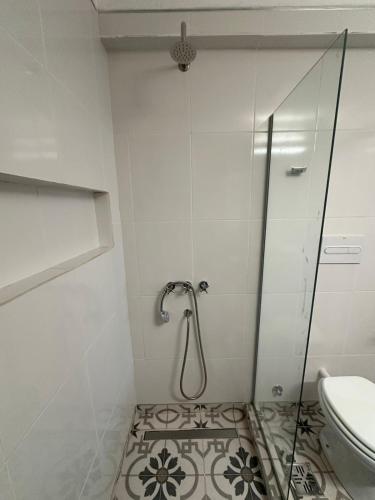 One-Bedroom Standard Apartment image 6