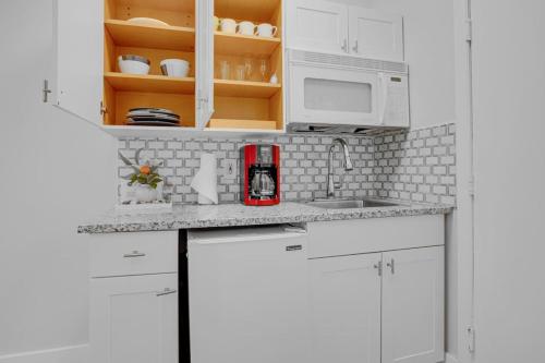 Beachside Studio Sleeps 4 in South Beach in Miami Beach, USA