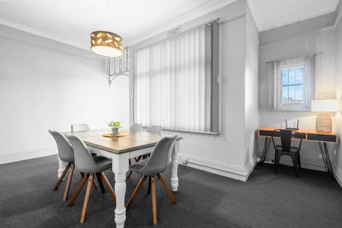 เบอนี่ซิตี้อพาร์ตเมนท์ (Burnie City Apartments) in เบอร์นี่