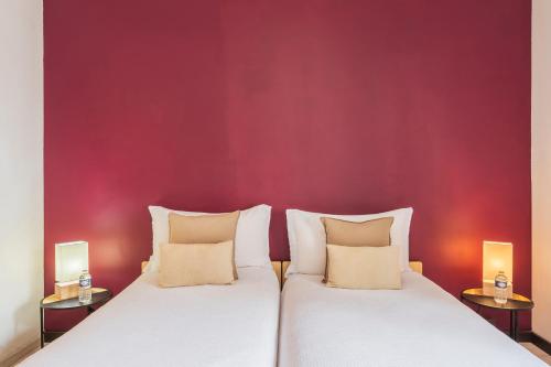 2 twin beds