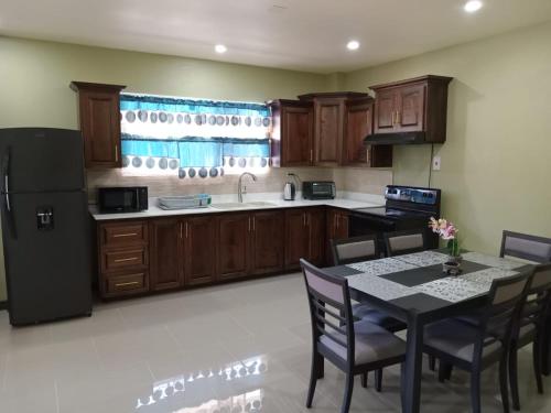 Diamond Cut Villa and Suites in Carnbee