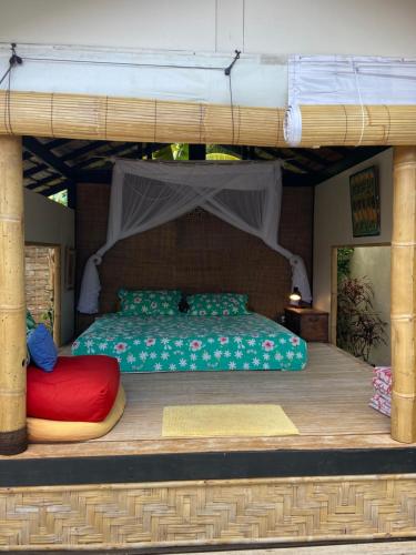 Rumah 75 m² dengan 2 kamar tidur dan 1 kamar mandi pribadi di Maharepa (Fare Bamboo avec PALAPA et piscine partagée) in Maharepa