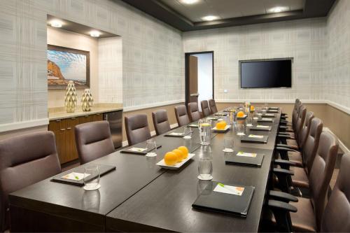 Courtyard by Marriott Irvine Spectrum - image 5