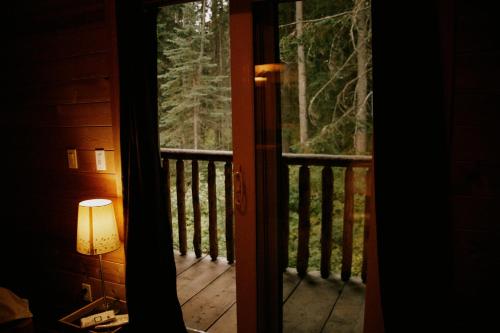 Erkély/terasz, Rustic Dream Cabin at Beaverfoot in Parson (BC)