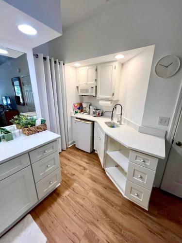 Beautiful Newly Remodeled Mini Suite at Sea Trail Resort in 日落海灘 (NC)