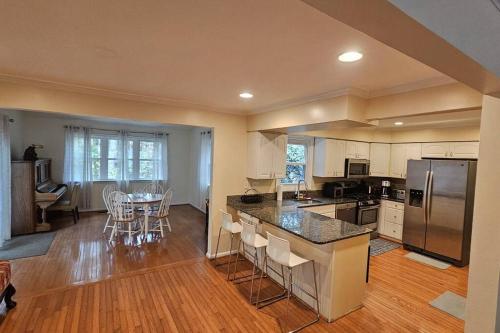 Charming Retreat at Silver Spring in Calverton (MD)