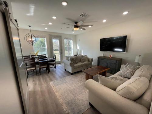 Country Oasis - Entire Home in Magnolia (TX)
