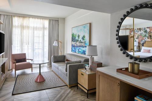 Junior King Suite with Sofa Bed image 10
