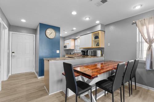 HHB-B101 Sunset Sanctuary condo in Branson, USA