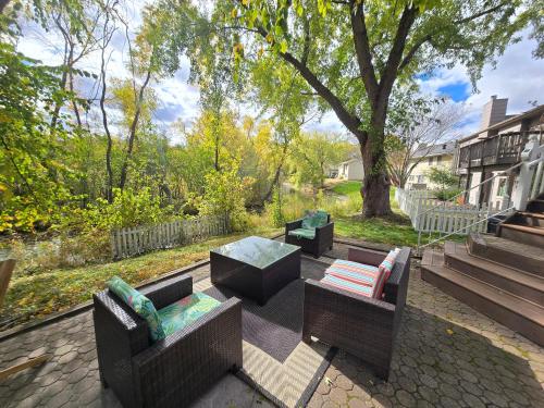 Facilities, Nature's Blissful Haven - King Bed & Heated Garage in Chanhassen (MN)